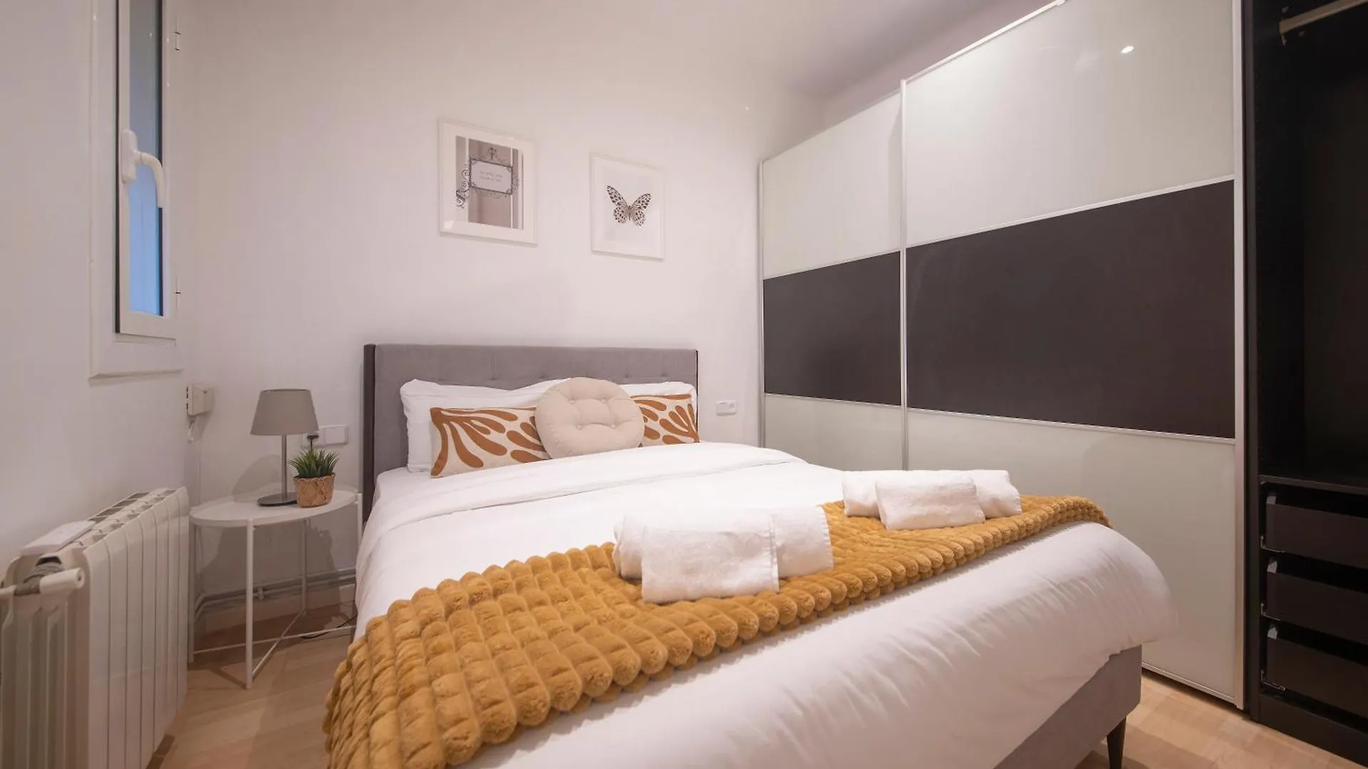 One Bedroom Apartment In Carrer Arago Barcelona 0*,  Spain