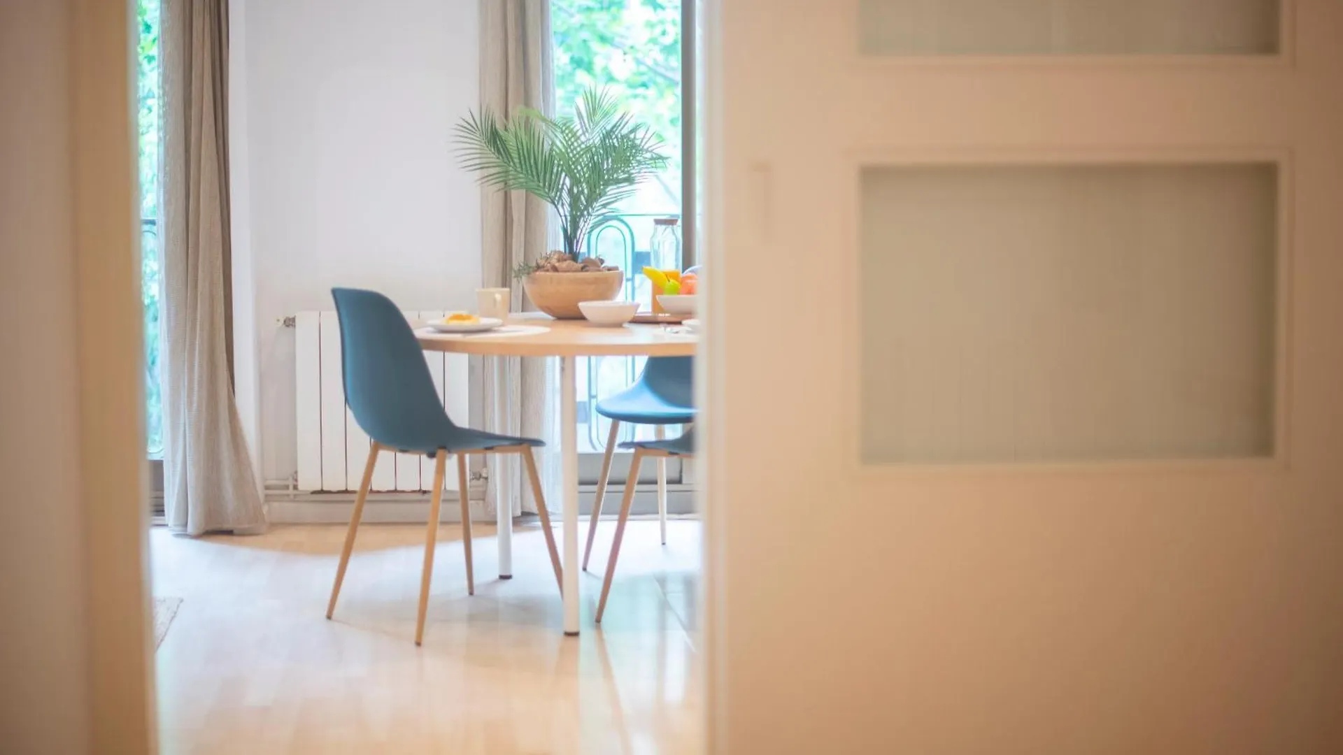 One Bedroom Apartment In Carrer Arago Barcelona